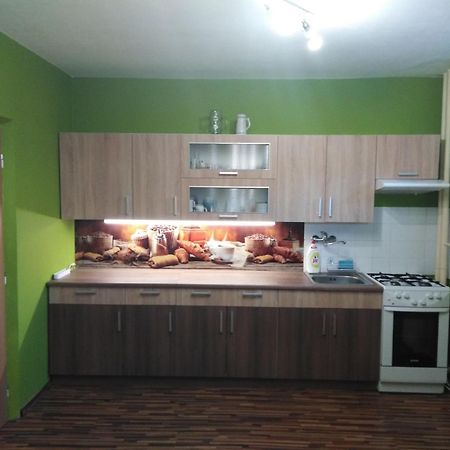 Housing Hella Apartment Nova Lesna Luaran gambar