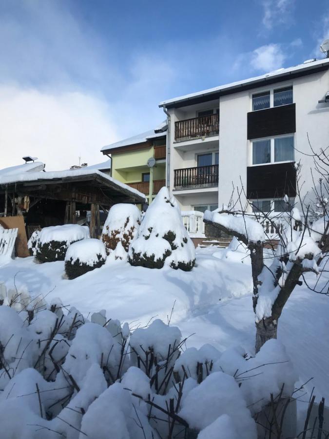 Housing Hella Apartment Nova Lesna Luaran gambar