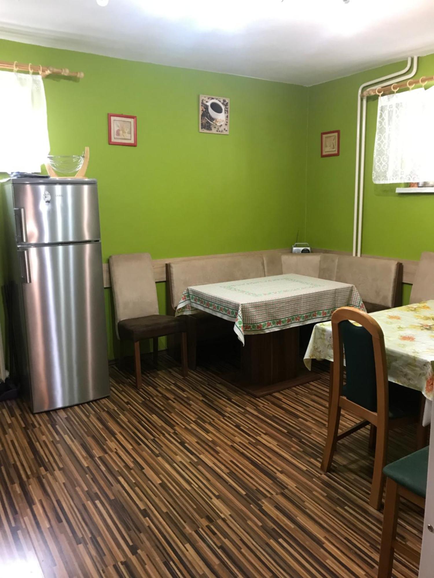Housing Hella Apartment Nova Lesna Luaran gambar